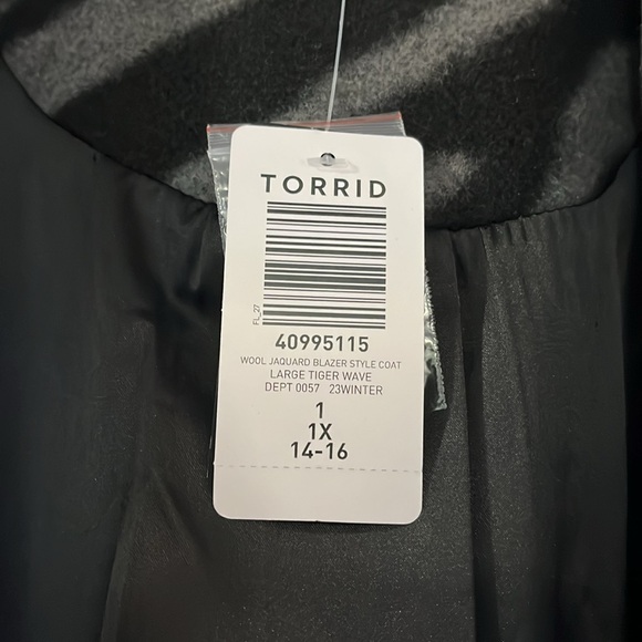 Torrid wool jacquard blazer style coat. 1X - Picture 8 of 13